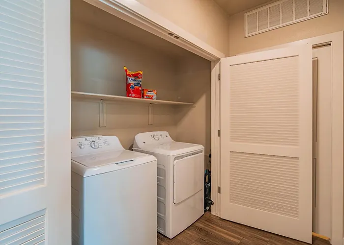 Apartment The Luxe Lookout Balcony Pool Sleeps 4 Tempe